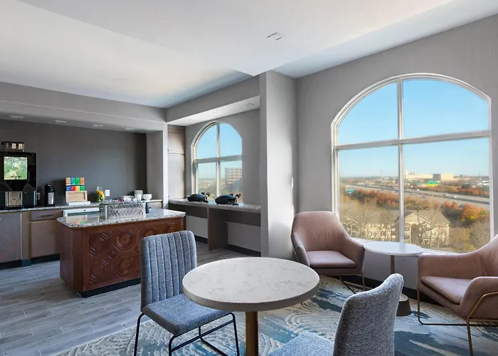 Sheraton Worthington Hotel 4*