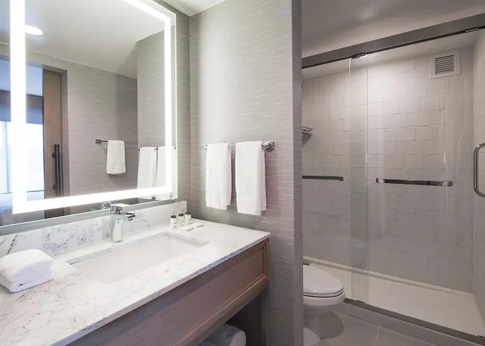 Sheraton Worthington Hotel 4*