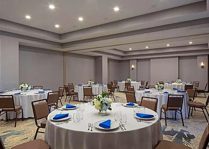Sheraton Worthington Hotel 4*